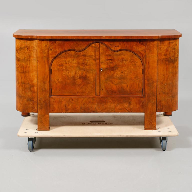 SIDEBOARD, 1900-talets andra kvartal.