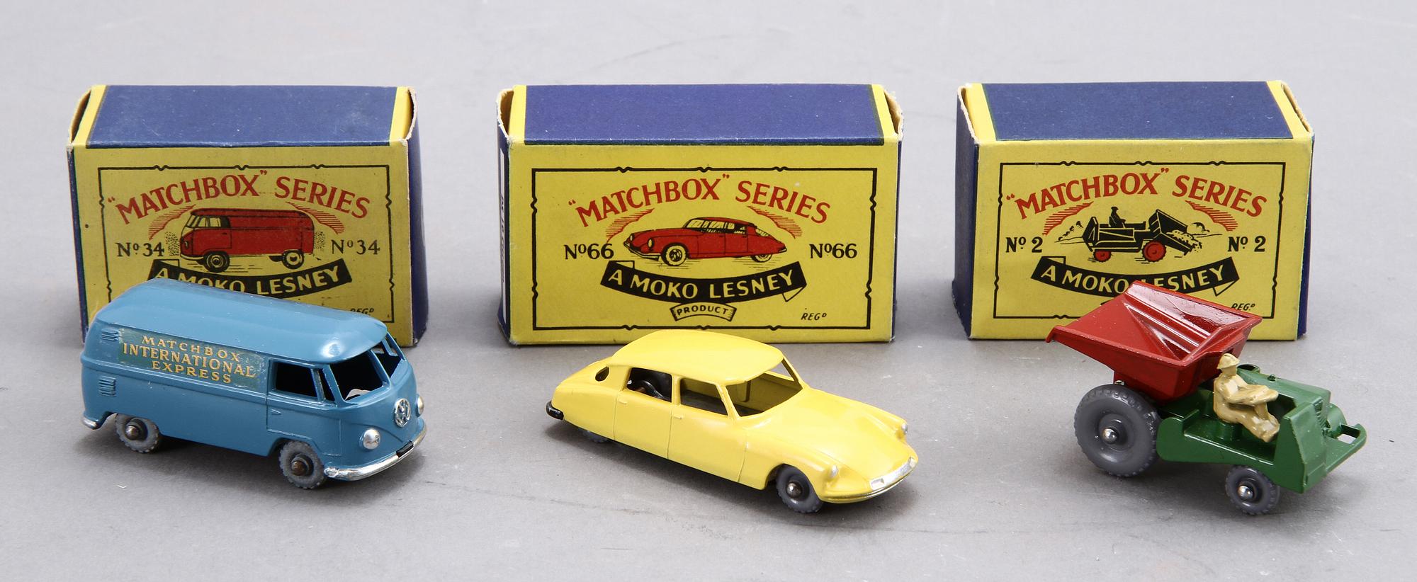 LEKSAKSBILAR, 9 st, matchbox i låda, Lesney, England, 1900-tal.