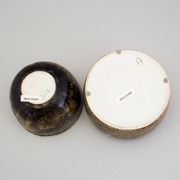 STIG LINDBERG, two stoneware bowls, Gustavsberg 1960/70s.