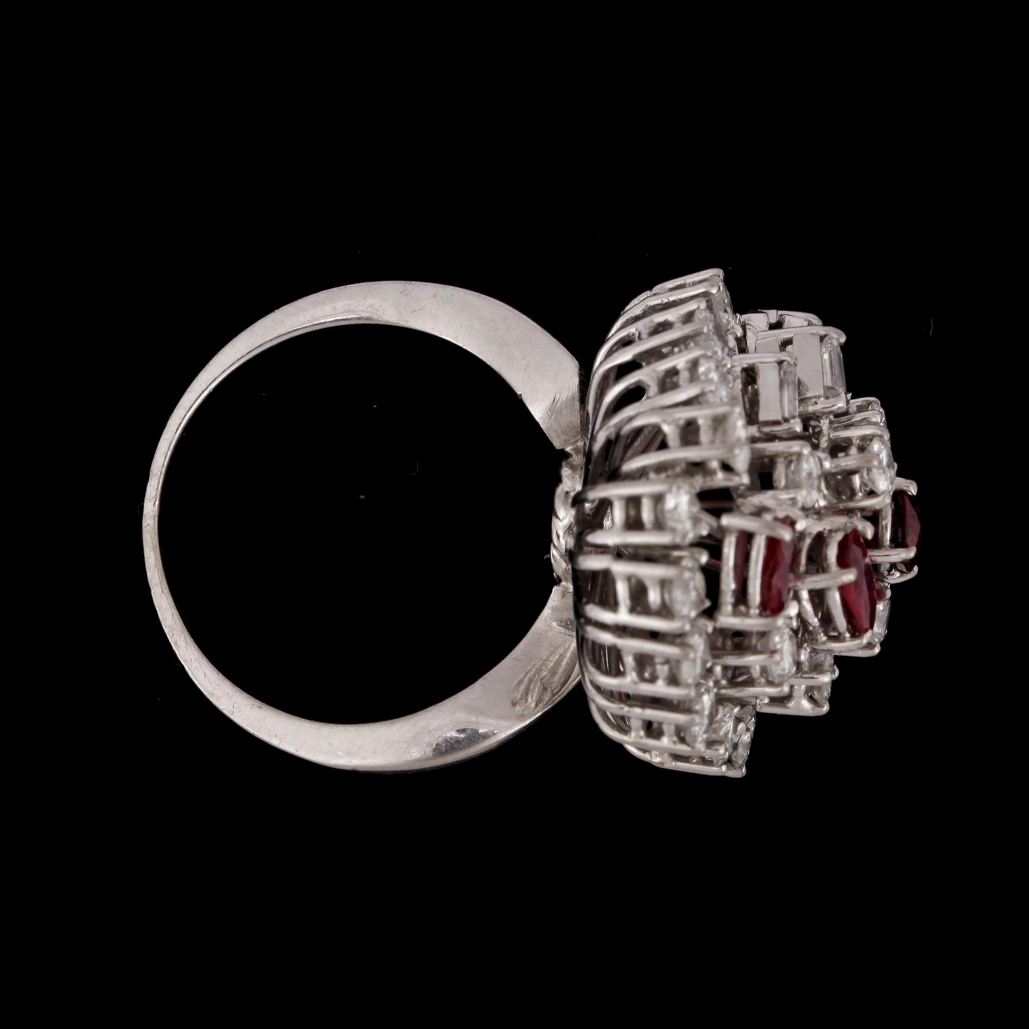 A ruby and baguette- and brilliant cut diamond ring, tot. 1.70 cts.