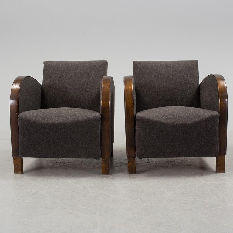 A pair of art déco easy chairs, 1930s/1940s.