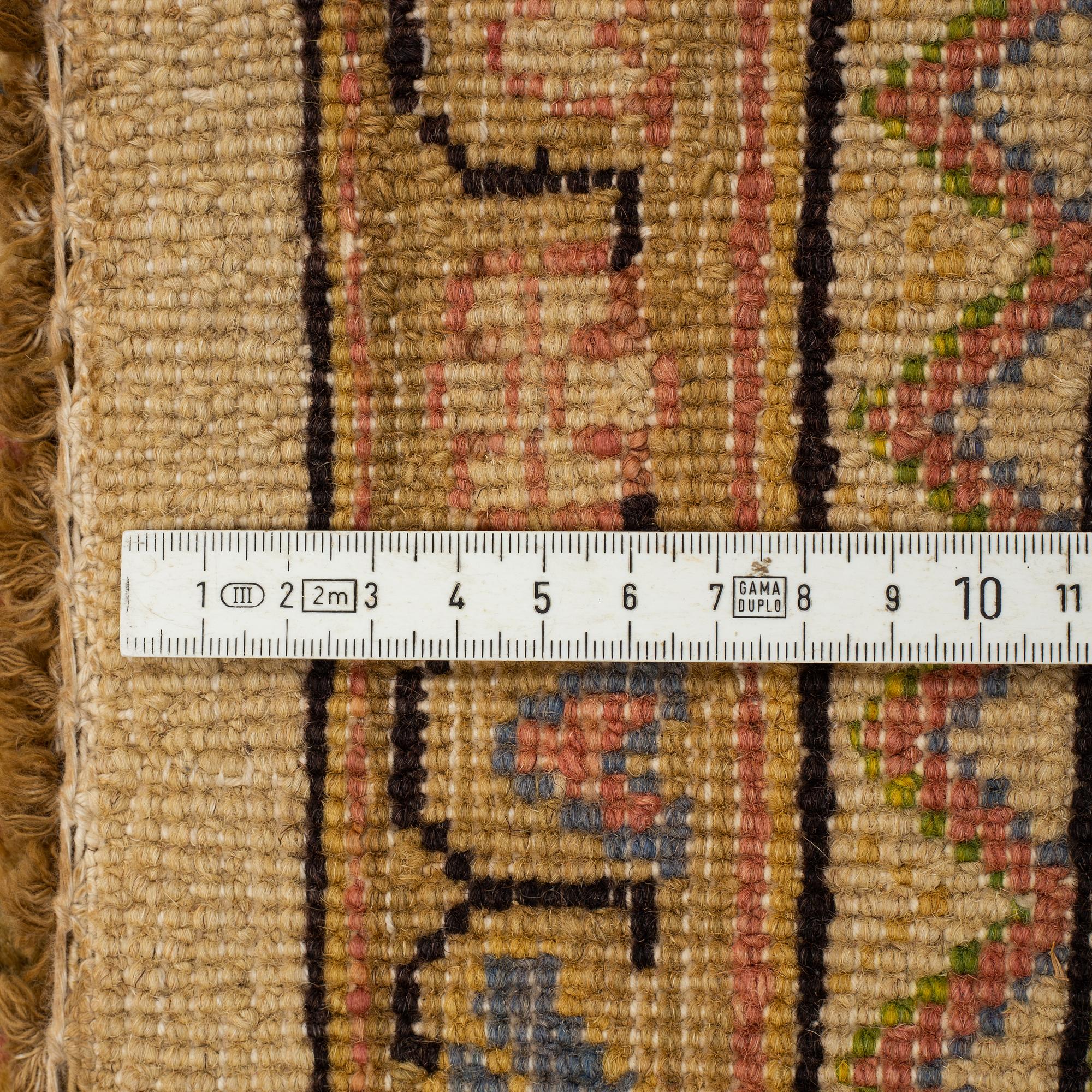 Matto, semi-antique/Old Indisk, ca 368 x 265 cm.