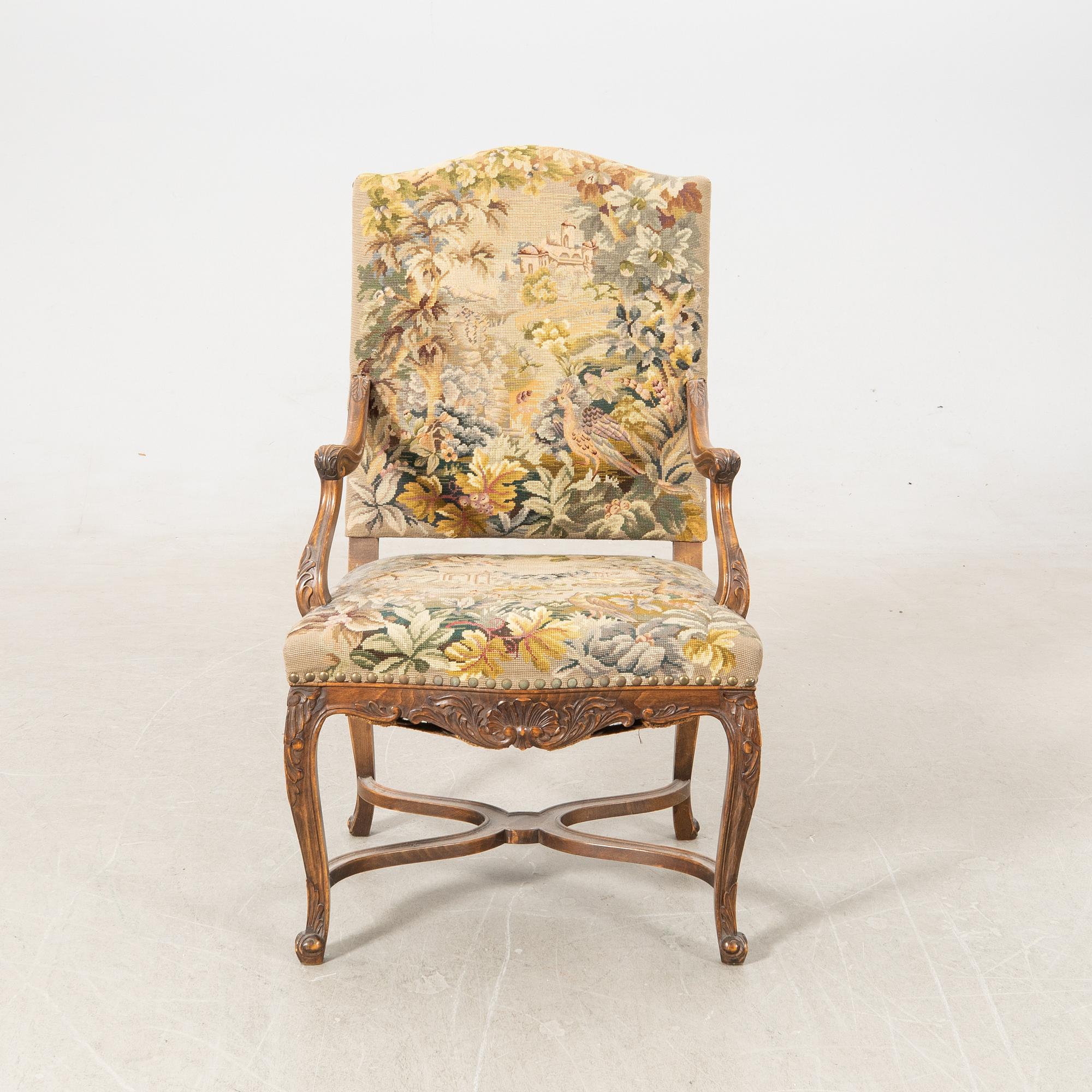 Karmstol 1900-talets första hälft.