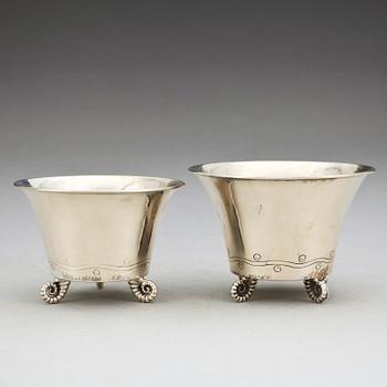 SKÅLAR, 2 st, silver, WA Bolin, Stockholm, 1926. Totalvikt ca 153 g.