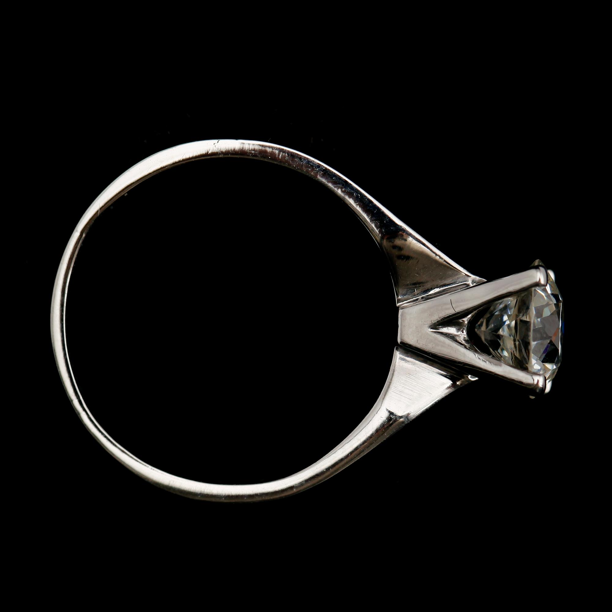 RING, 14 k guld, solitär briljantslipad diamant ca 1.75 ct.