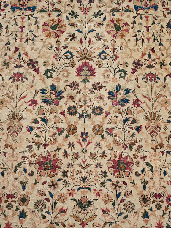 A CARPET, an antique/semi-antique Sivas/Sparta, ca 357-361 x 274-277 cm.
