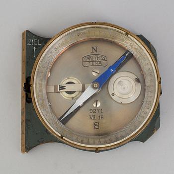 A German military compass from Carl Zeiss Jena, first half of the 20th century.