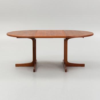 Karl Erik Ekselius, a teak and walnut veneered dining table, JOC Vetlanda, 1960's.