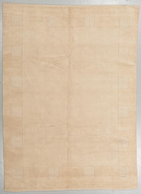 A CARPET, loomed, India, ca 275 x 200 cm.