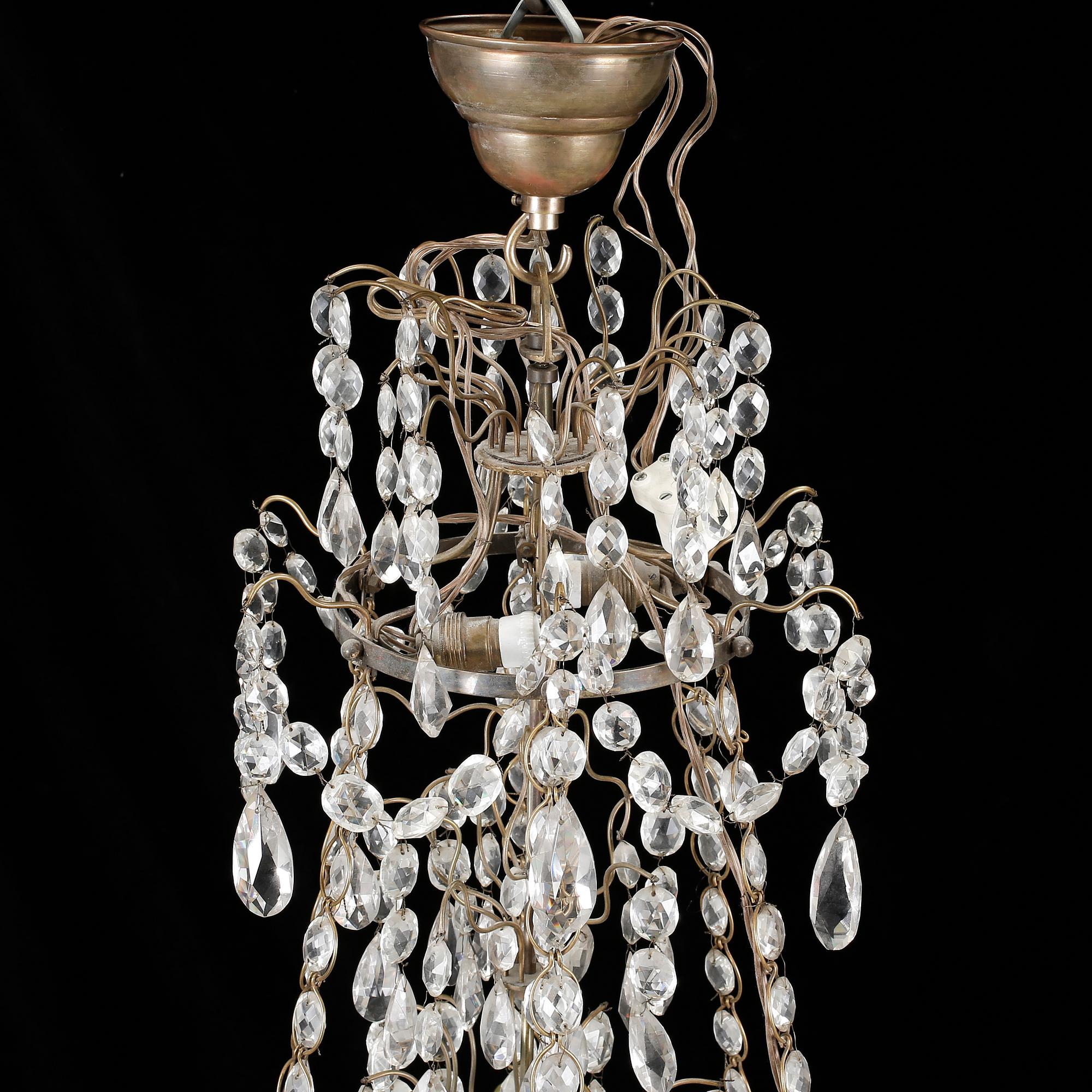 LJUSKRONA, Haga-modell, 1900-talets första hälft. Höjd ca 80 cm.