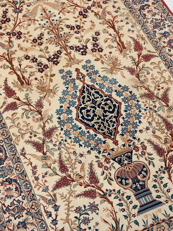 Seirafian, A RUG. An old Esfahan Seirafian. 175 x 105 cm.