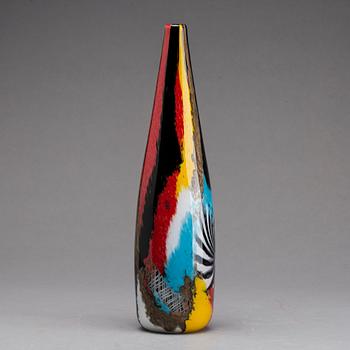 AN AURELIANO TOSO MURANO GLASS VASE, labelled.