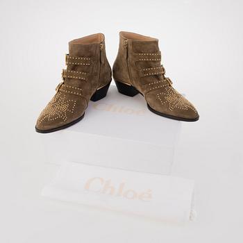 CHLOÉ Suede Susanna Ankle Boots in size 40.