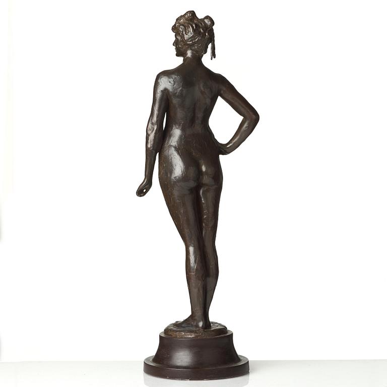 Carl Milles, Stående kvinnomodell med uppsatt hår.