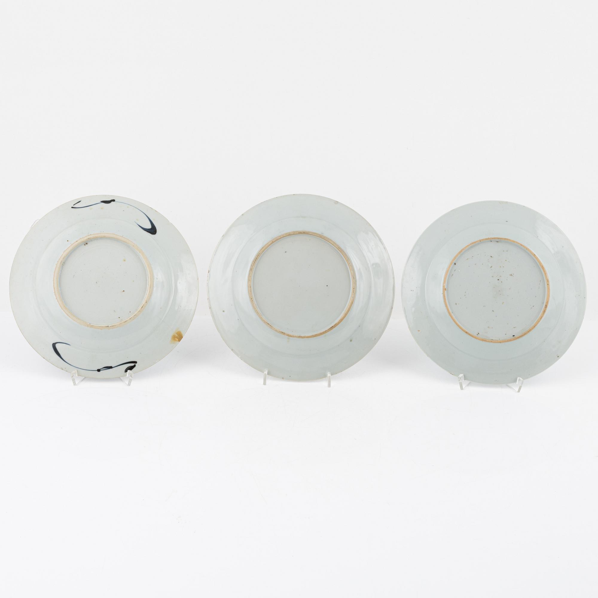 A group of three Chinese porcelain dishes, Qing Dynasty, Qianlong (1736-95).