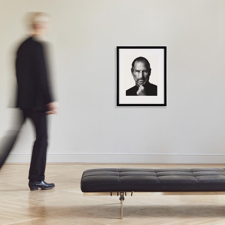 Albert Watson, "Steve Jobs, Cupertino, California", 2006.