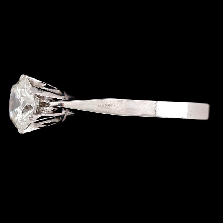 RING, 18 k vitguld, solitär briljantslipad diamant ca 1.13 ct.
