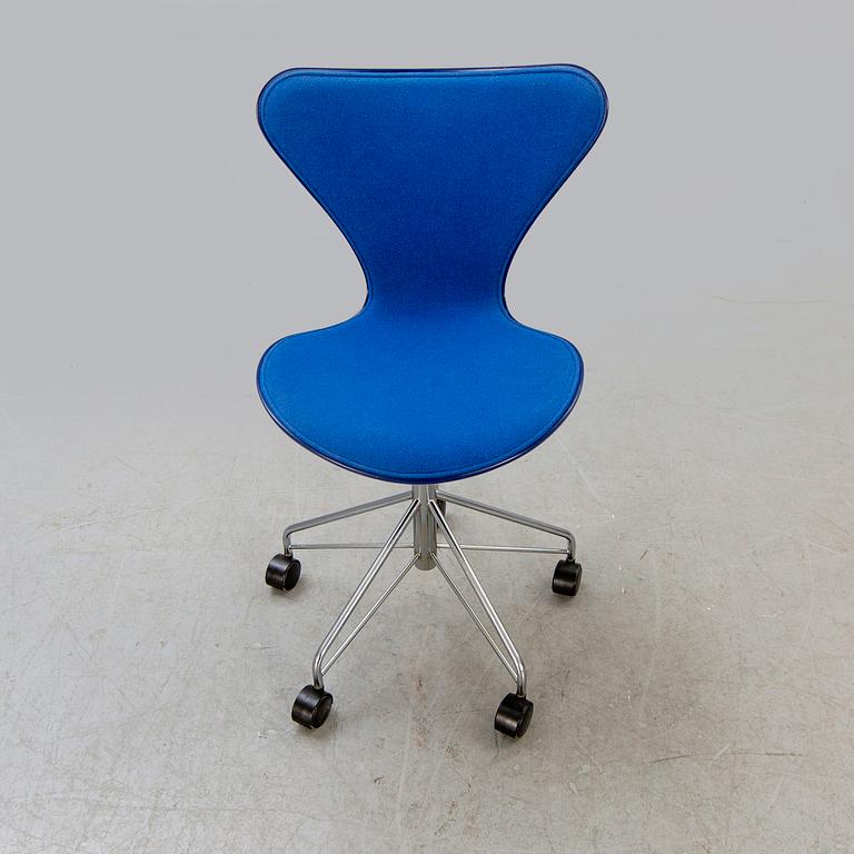 Arne Jacobsen, a Sjuan desk chair for Fritz Hansen Denmark 1989.