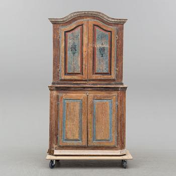 A CUPBOARD, late 18th / early 19th century.