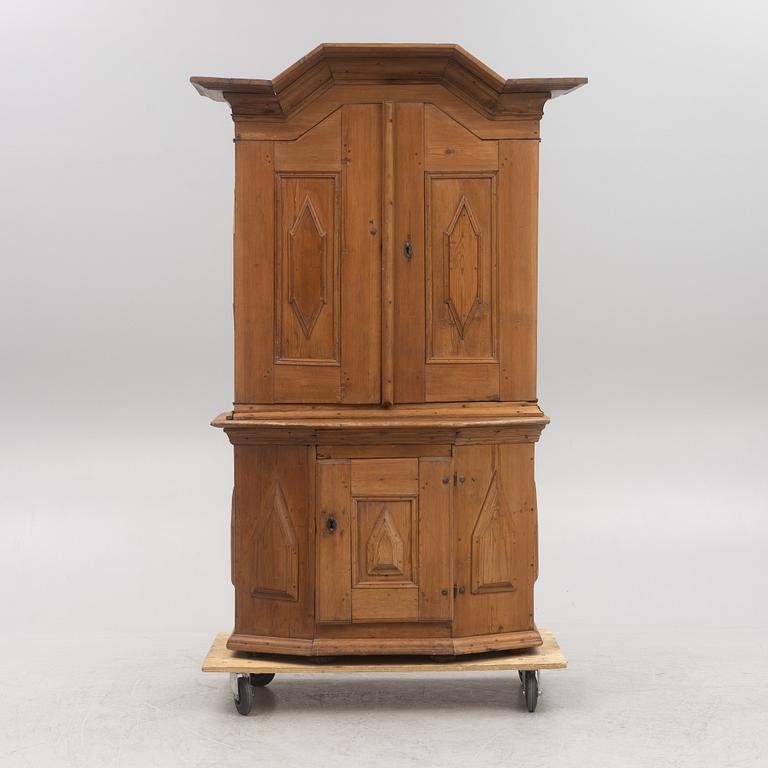 A cabinet, 18th Century.