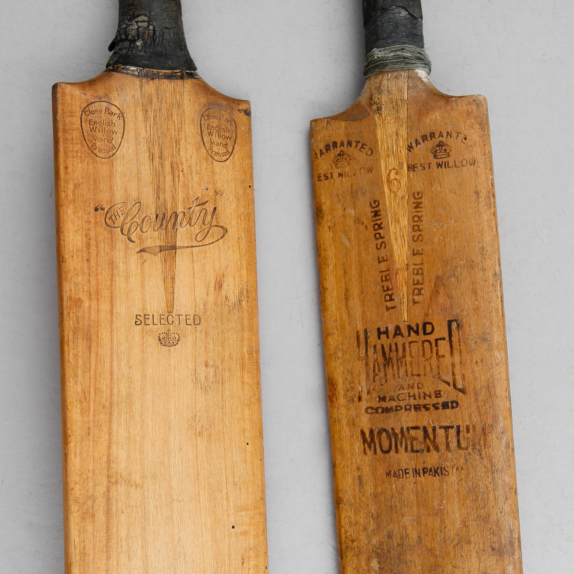 CRICKETBATS, 2 st, trä, County, Momentum, 1900-tal.