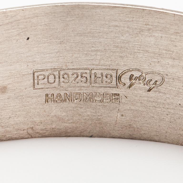 Pekka Piekäinen, A sterling silver bracelet. Platinoro, Turku 2009.