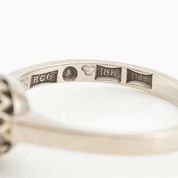 Ring, carmosémodell, 18K vitguld med briljantslipade diamanter.