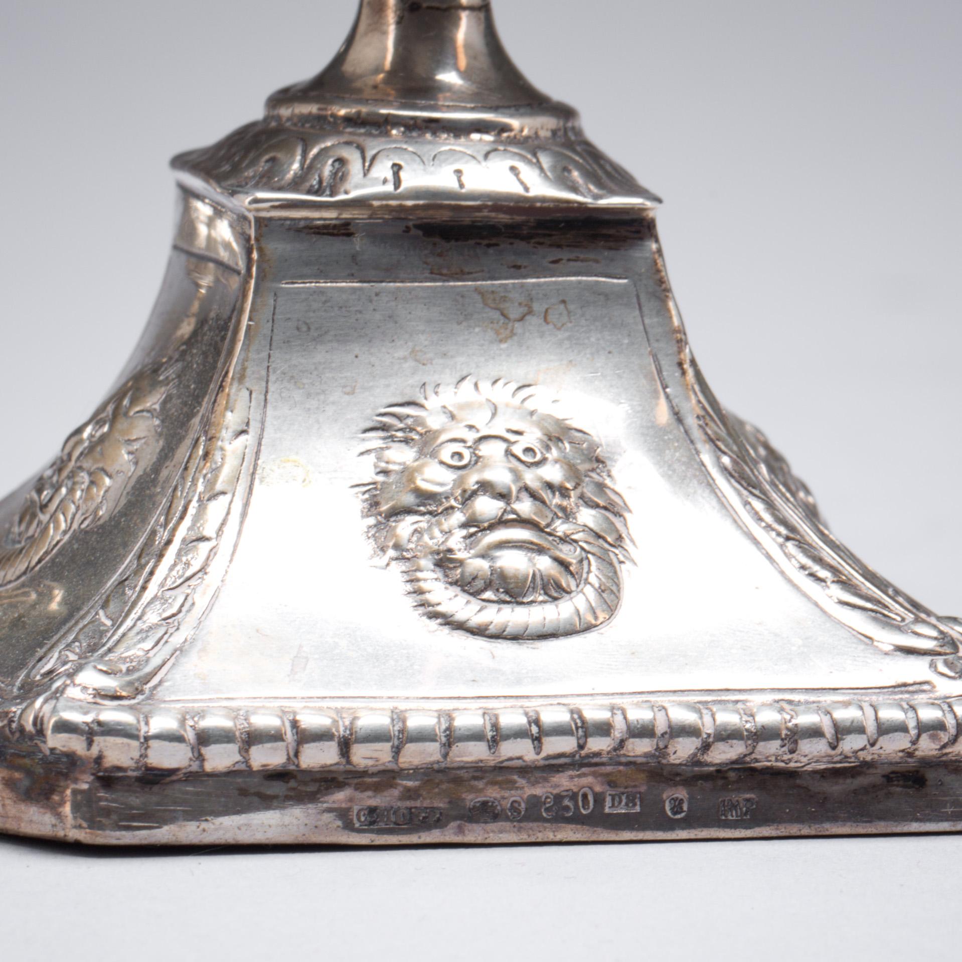 LJUSSTAKAR, ett par, silver, gustaviansk stil, 1900-tal.