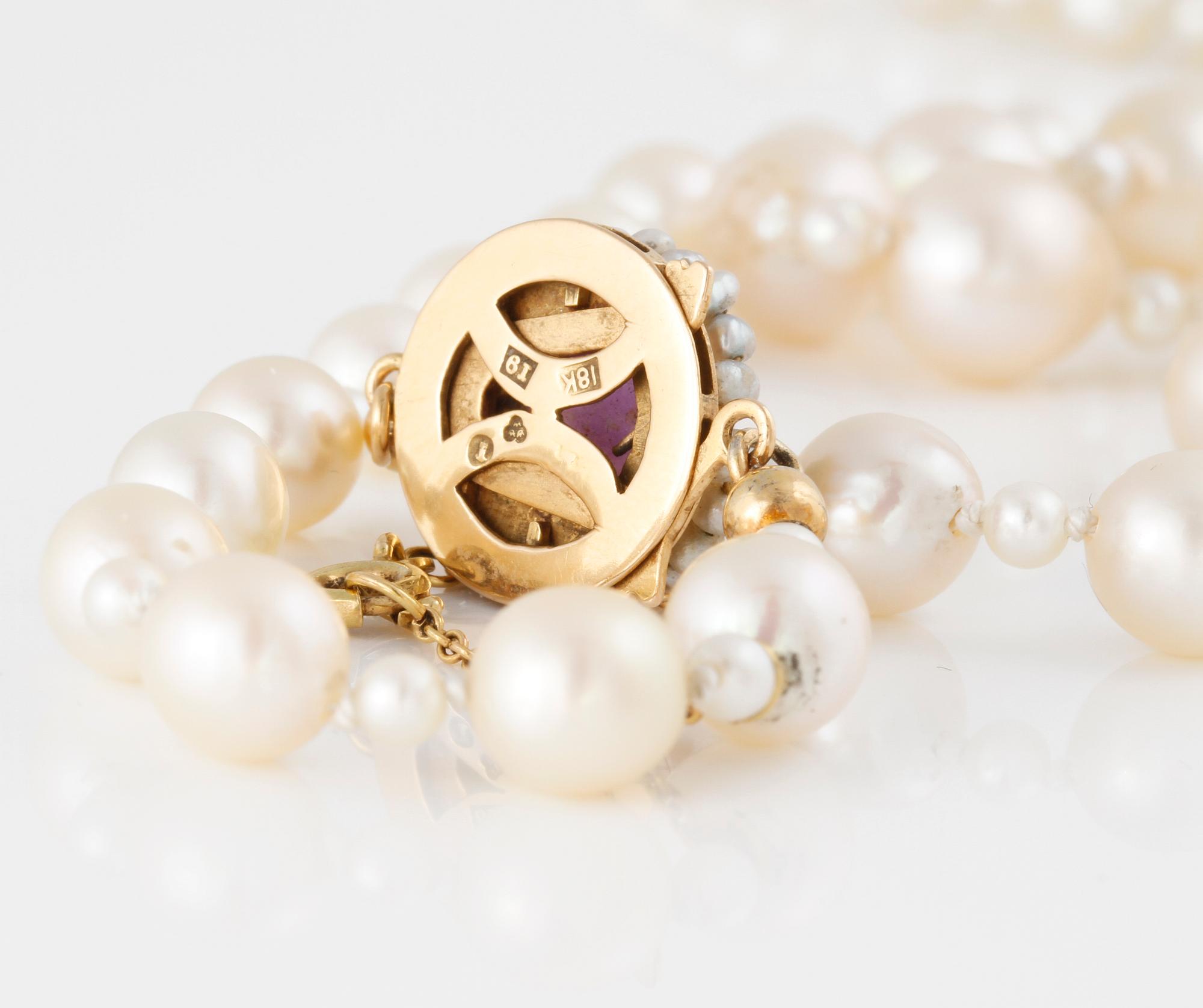 COLLIER, med odlade pärlor.