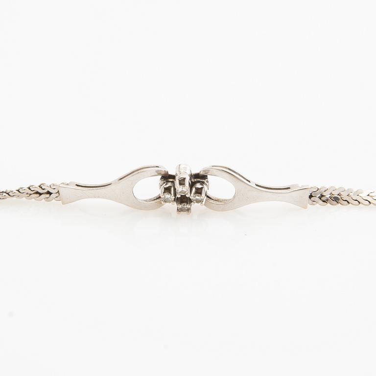 Armband, 18k vitguld med briljantslipade diamanter.