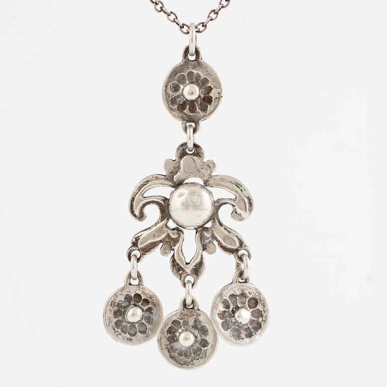 Seppo Tamminen, pendant, silver, with chain silver.