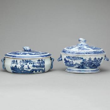 TERRINER, 2 st, porslin, Kina, Qianlong (1936-1795).