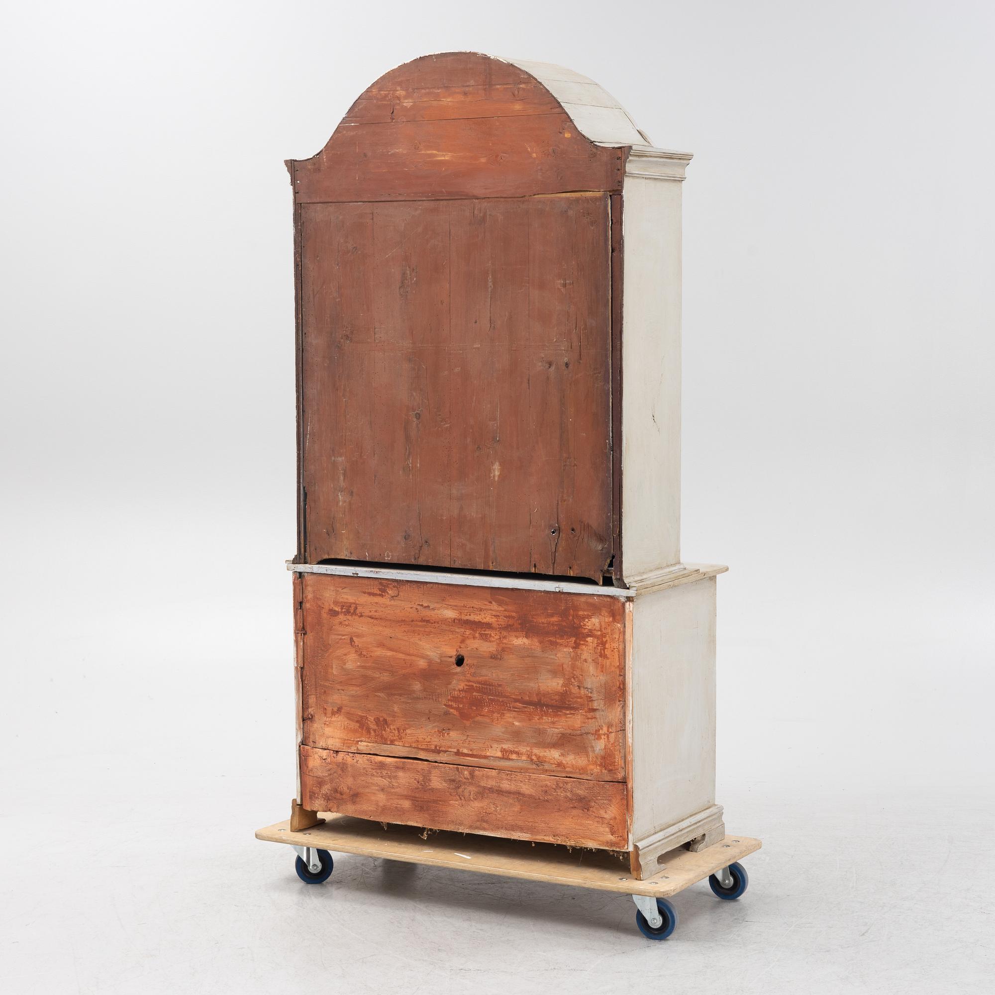A cabinet, 19th Century.