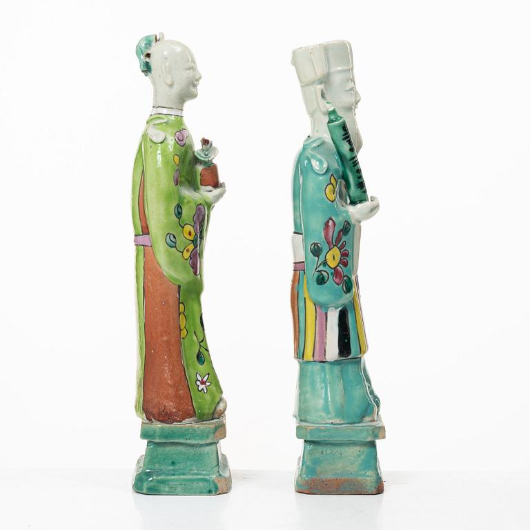 Two famille rose figurines, Qing dynasty, circa 1800.