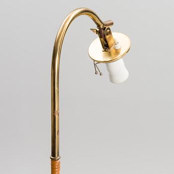 PAAVO TYNELL, GOLVLAMPA. Märkt Taito.