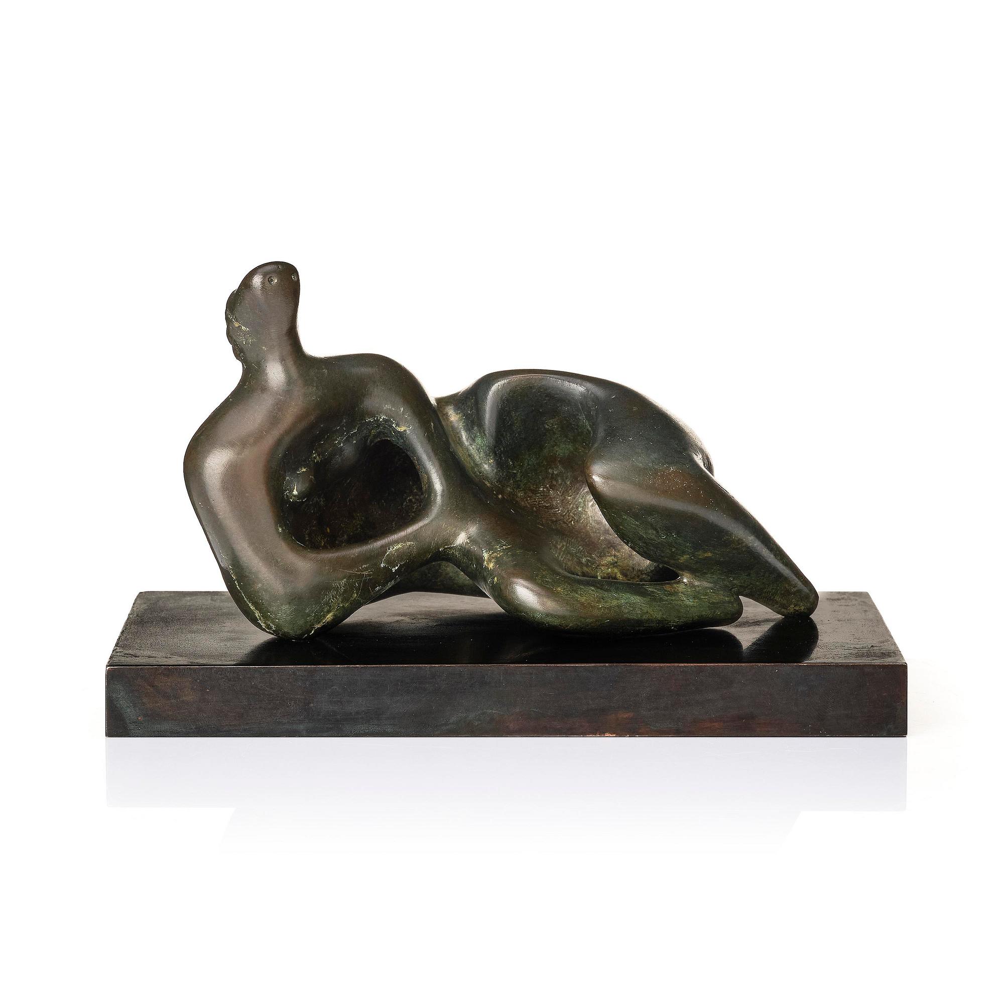 Henry Moore, "Reclining Figure Curved: Smooth".