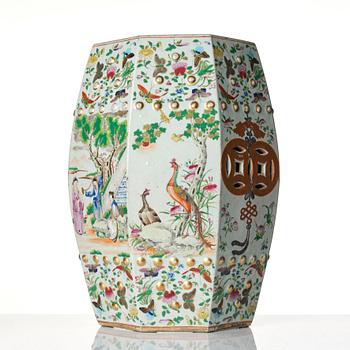 A barrel shaped Canton garden seat, Qing dynasty, 19th century.