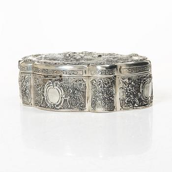 A silver box, Baroque style, 20th Century.
