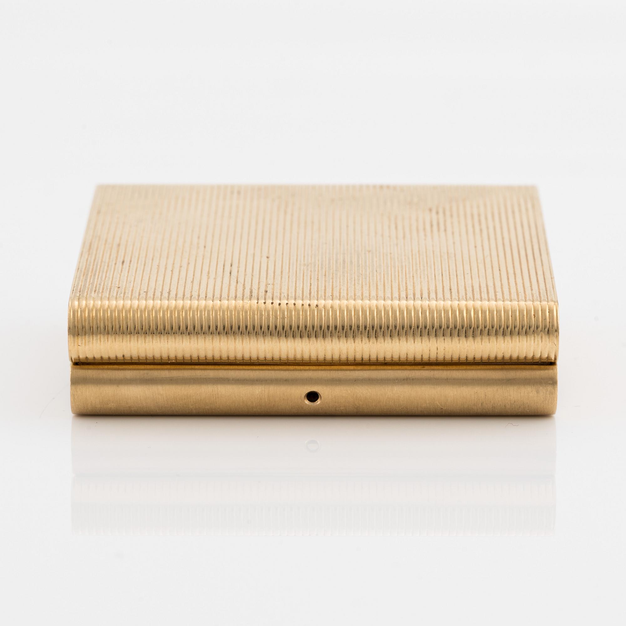 18K gold vanity case.