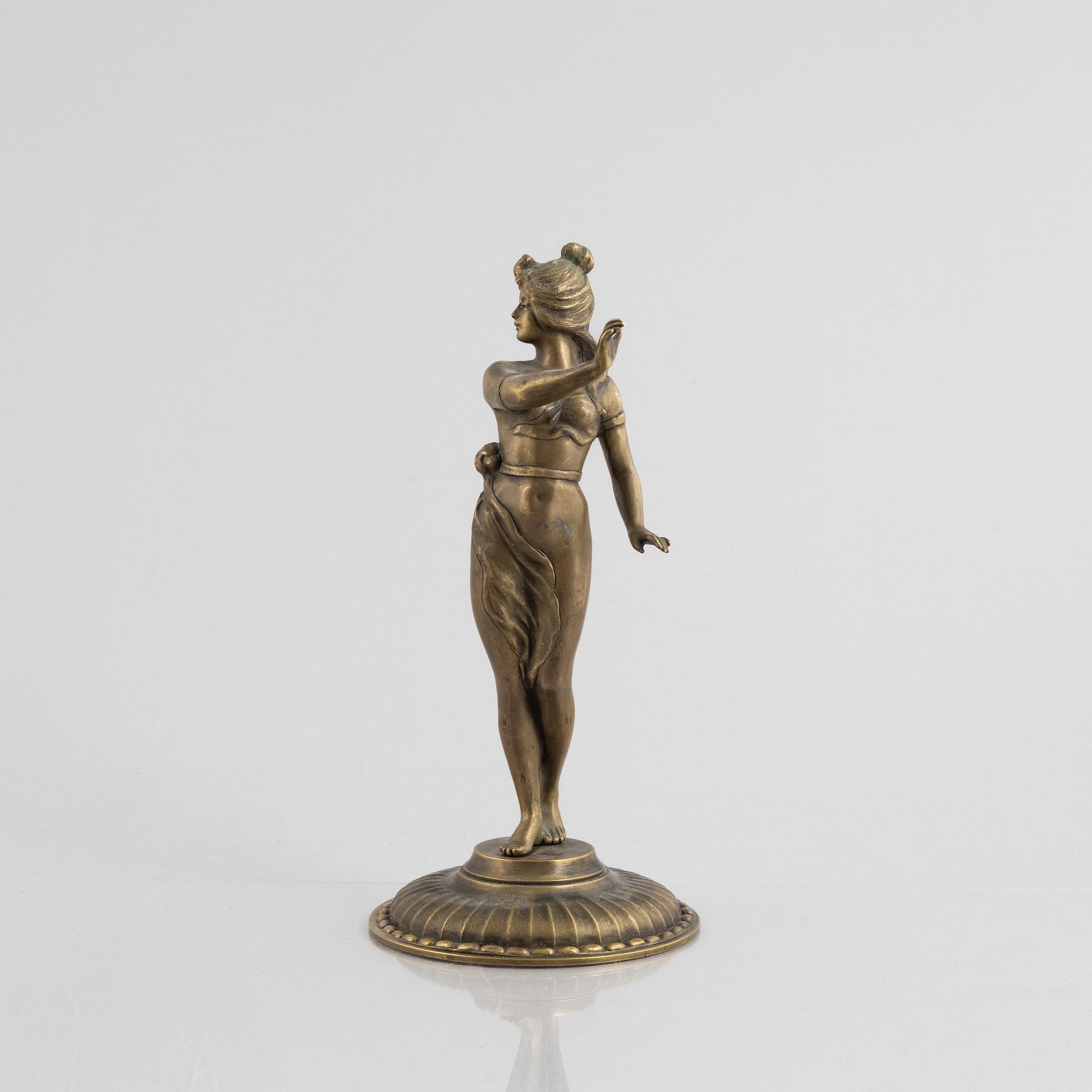 A decorative bronze sculpture, Art Nouveau, circa 1900.