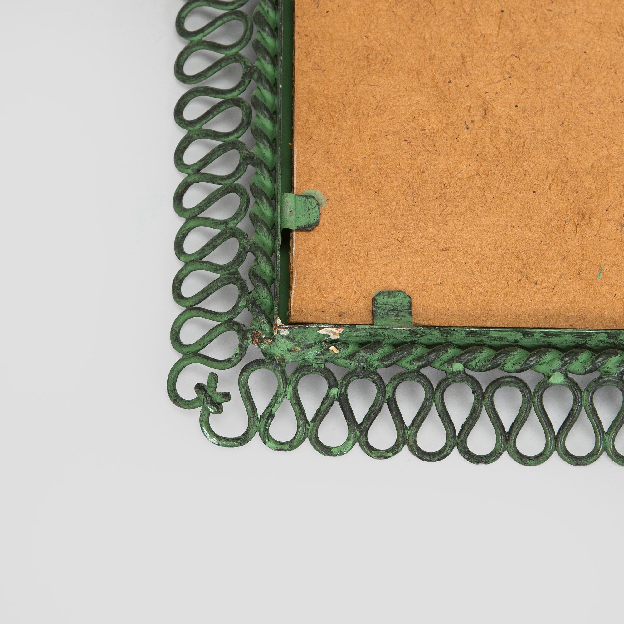 A mid-20th century mirror.