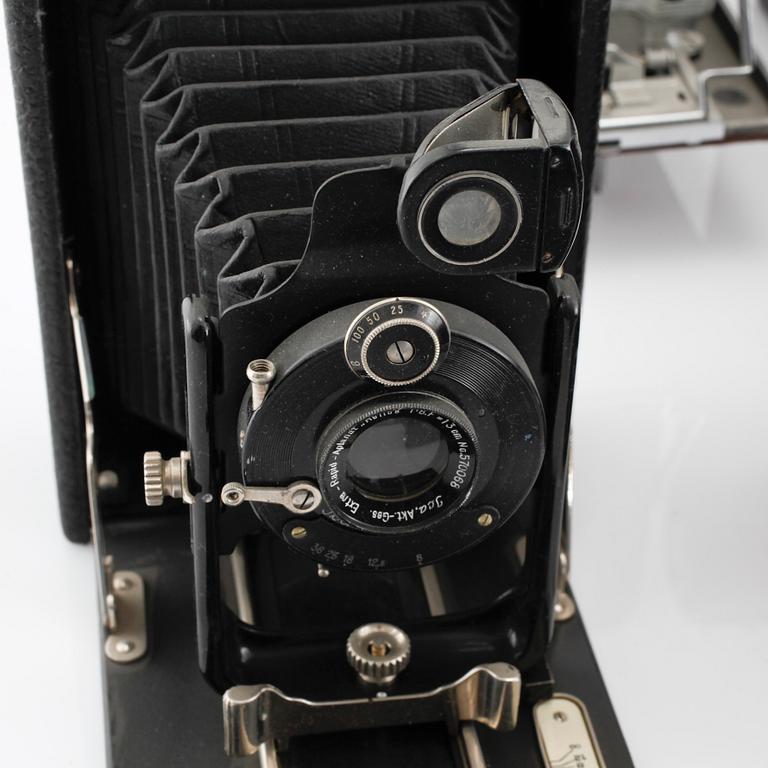 Ten cameras, first half of the 20th century.