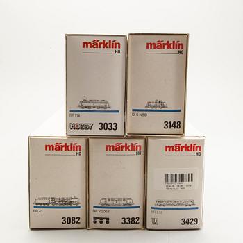 5 Märklin locomotives.