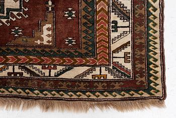 Carpet, Kazak style, approx. 270 x 165 cm.