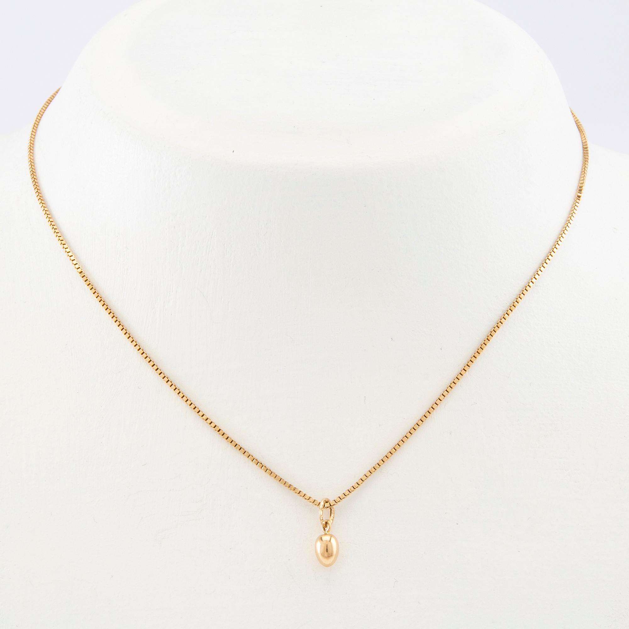Necklace 18K gold.