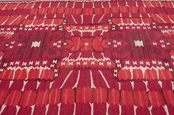 Barbro Nilsson, A CARPET, "Strålblomman, röd", flat weave, ca 313,5 x 200-202,5 cm, signed AB MMF BN.