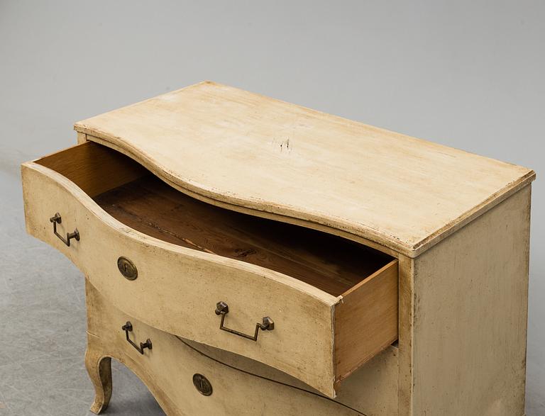 A Rococo style chest of drawers, first half of the 20th century.