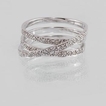 RING, 18K vitguld med briljantslipade diamanter 0.27 ct. Vikt 3,9 gram.