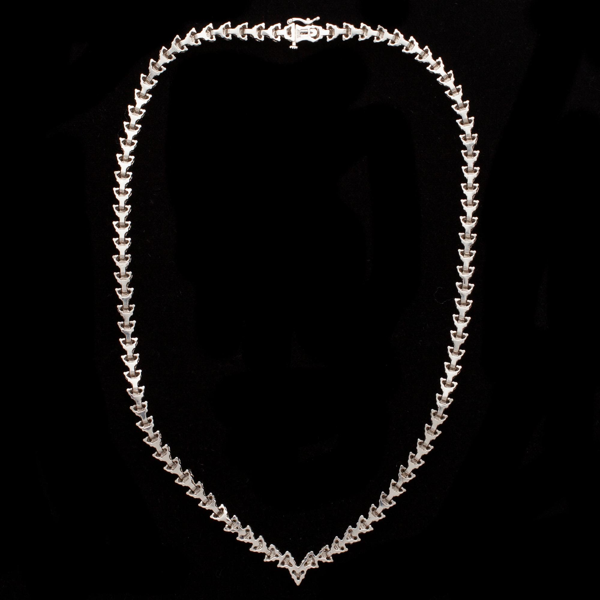 COLLIER, 14K vitguld, briljantslipade diamanter 267 st. Vikt 51,77 g. 2000-tal.