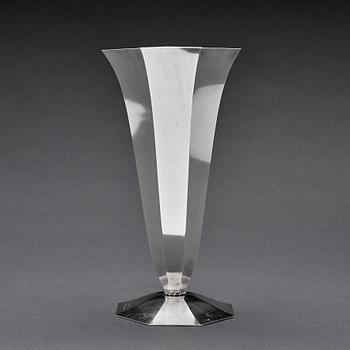 Wiwen Nilsson, an octogonal sterling bell shaped vase, Lund, Sweden 1941.